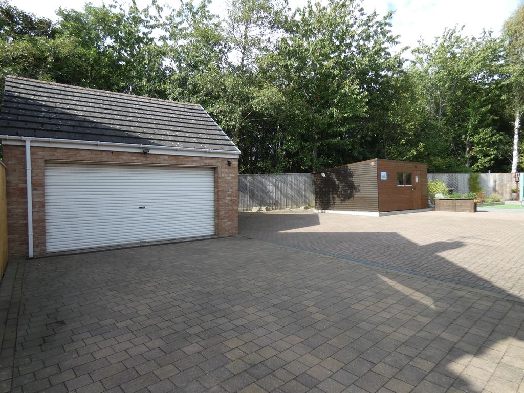 Double Garage- click for photo gallery